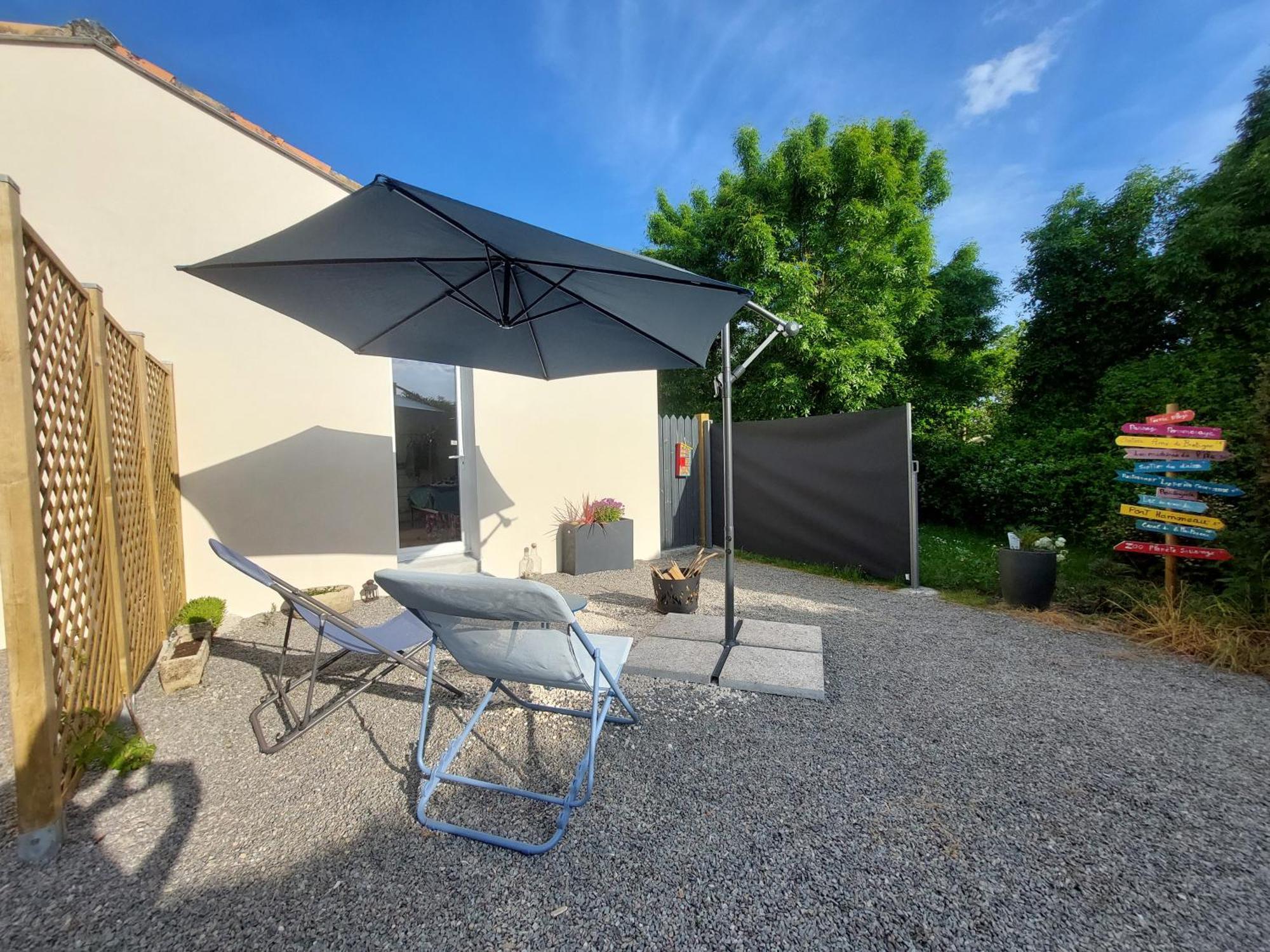 Virginie & Yann Villa Saint-Leger-les-Vignes Exterior photo